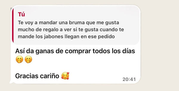 Mensaje de WhatsApp de una clienta agradeciendo un regalo